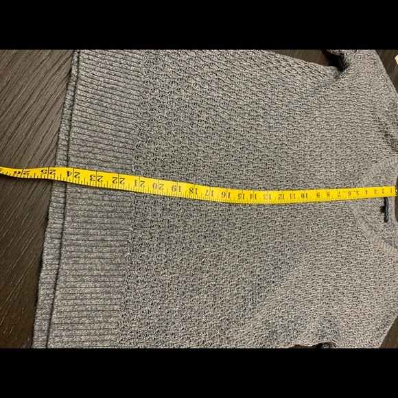 American Eagle Outfitters v neck pullover - Picture 9 of 9